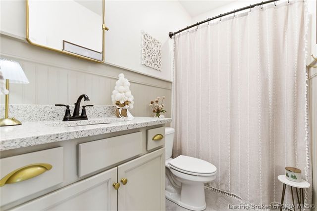 2073 Prestwick Place, Henryville, IN 47126