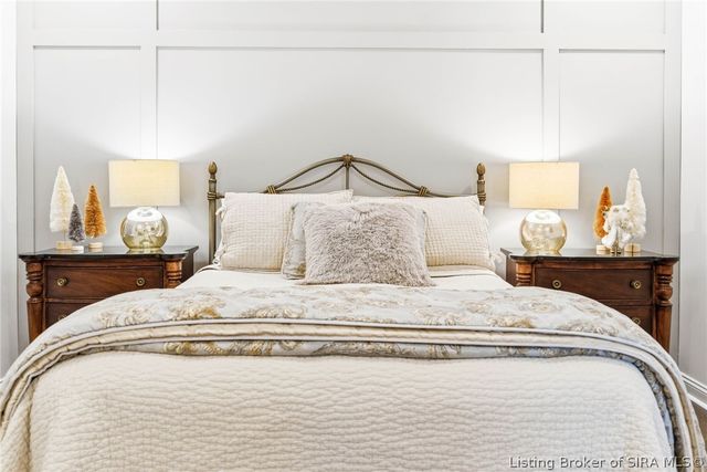 2073 Prestwick Place, Henryville, IN 47126