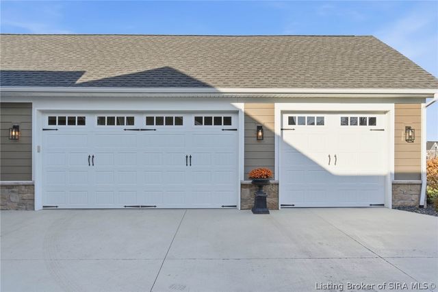 2073 Prestwick Place, Henryville, IN 47126