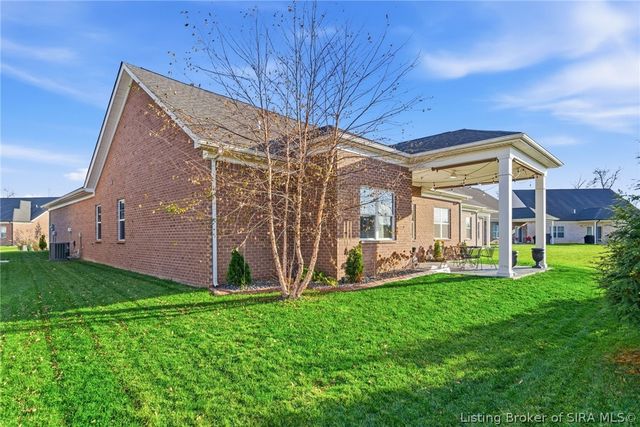 2073 Prestwick Place, Henryville, IN 47126