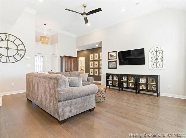 2073 Prestwick Place, Henryville, IN 47126