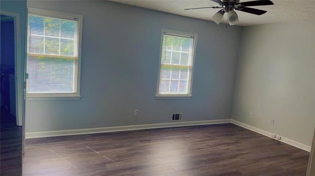 579 Hambrick Square, Stone Mountain, GA 30083