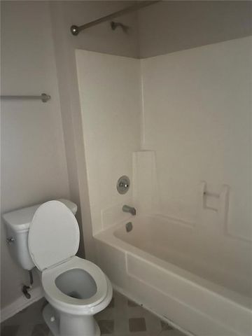 579 Hambrick Square, Stone Mountain, GA 30083