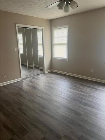 579 Hambrick Square, Stone Mountain, GA 30083