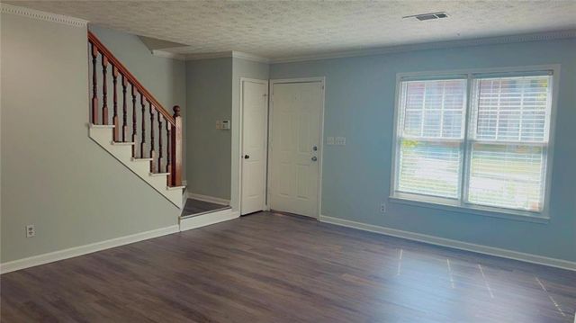 579 Hambrick Square, Stone Mountain, GA 30083