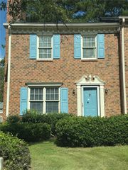 579 Hambrick Square, Stone Mountain, GA 30083