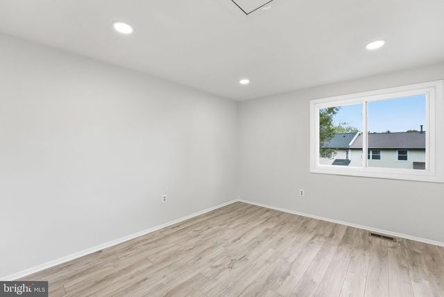 208 WILLOW TER, Sterling, VA 20164