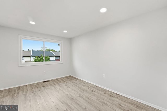 208 WILLOW TER, Sterling, VA 20164