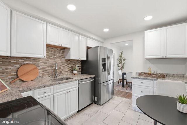 208 WILLOW TER, Sterling, VA 20164