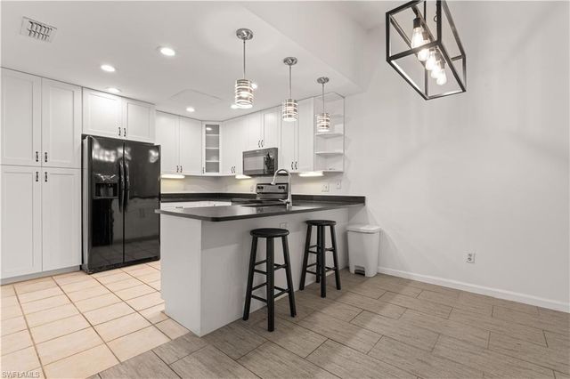 6414 Royal Woods DR, Fort Myers, FL 33908