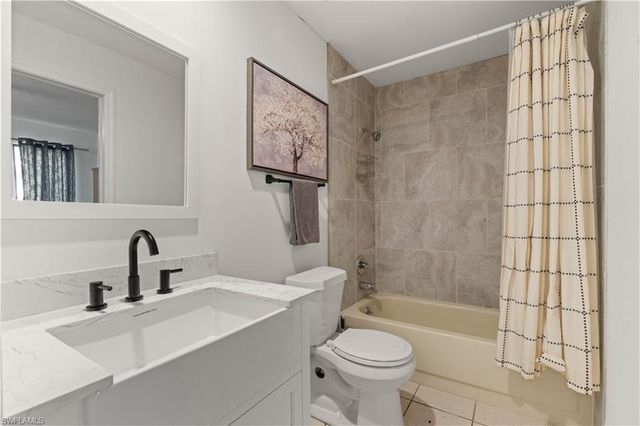 6414 Royal Woods DR, Fort Myers, FL 33908