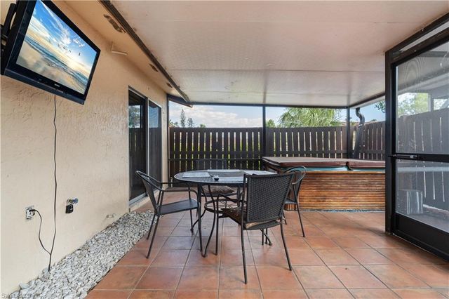 6414 Royal Woods DR, Fort Myers, FL 33908