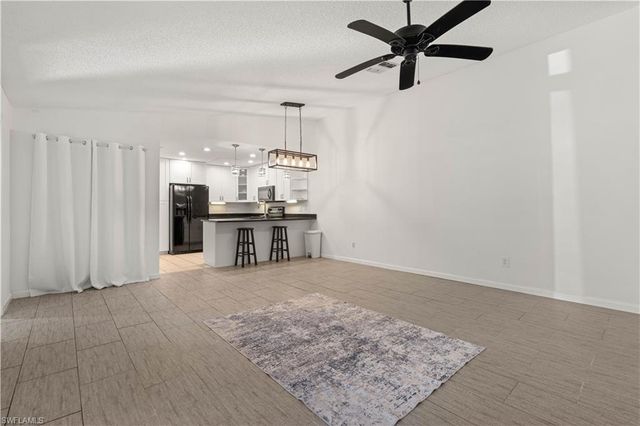 6414 Royal Woods DR, Fort Myers, FL 33908