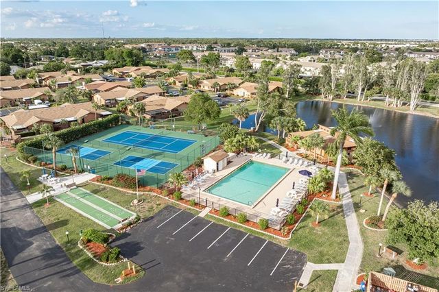 6414 Royal Woods DR, Fort Myers, FL 33908