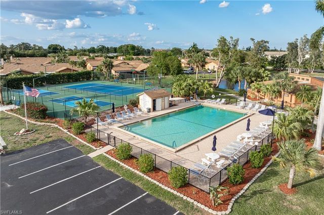 6414 Royal Woods DR, Fort Myers, FL 33908