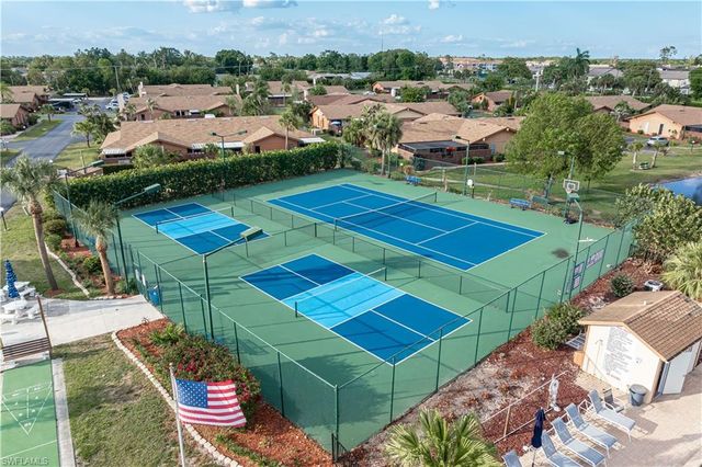 6414 Royal Woods DR, Fort Myers, FL 33908