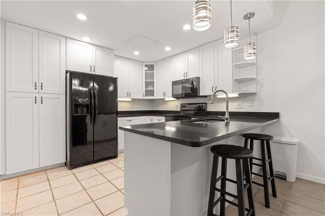 6414 Royal Woods DR, Fort Myers, FL 33908