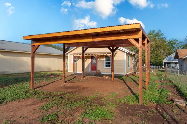 1709 S Blackburn Street, Brady, TX 76825