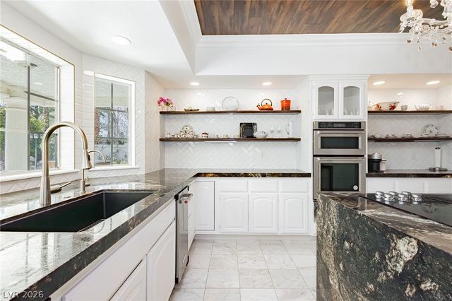 32 Princeville Lane, Las Vegas, NV 89113