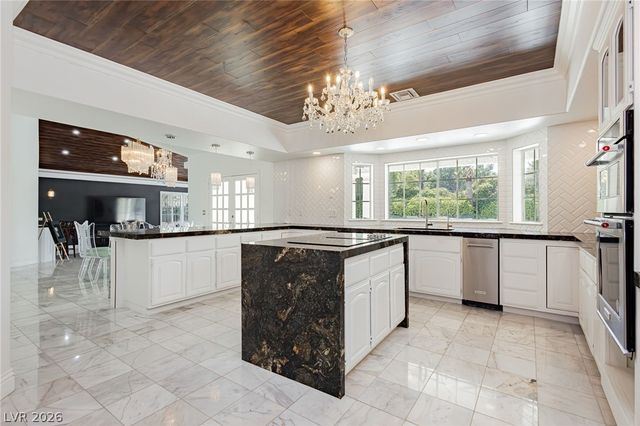 32 Princeville Lane, Las Vegas, NV 89113