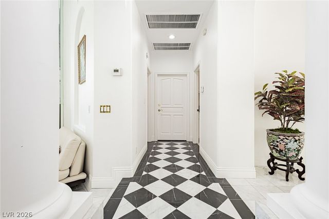 32 Princeville Lane, Las Vegas, NV 89113