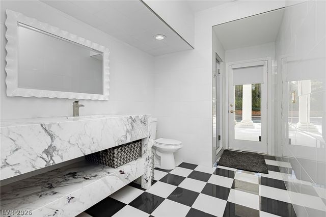 32 Princeville Lane, Las Vegas, NV 89113