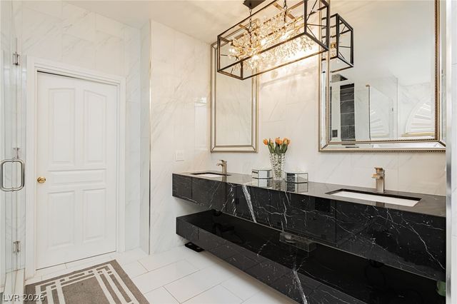 32 Princeville Lane, Las Vegas, NV 89113