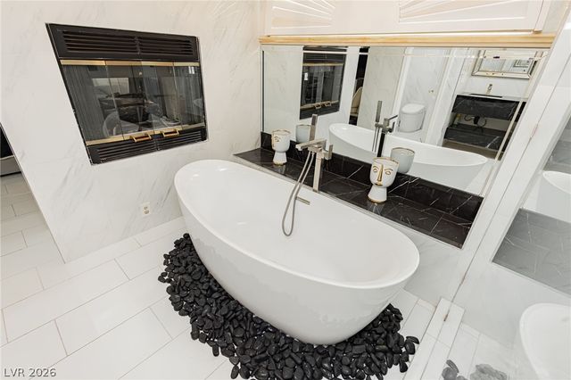 32 Princeville Lane, Las Vegas, NV 89113