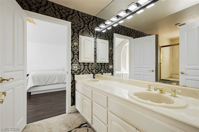 32 Princeville Lane, Las Vegas, NV 89113