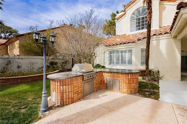 32 Princeville Lane, Las Vegas, NV 89113