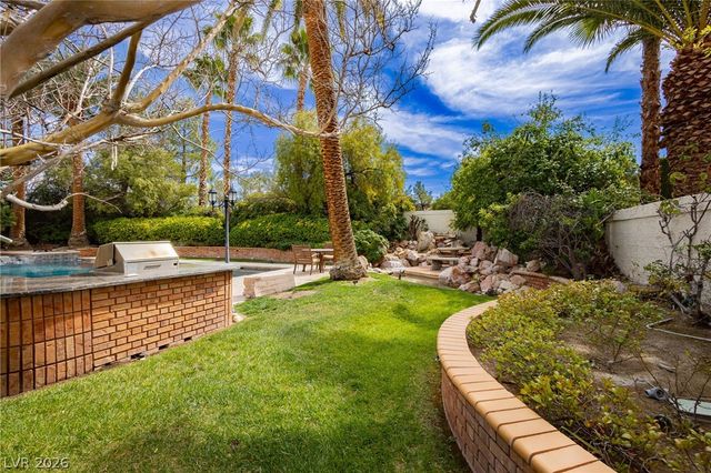 32 Princeville Lane, Las Vegas, NV 89113