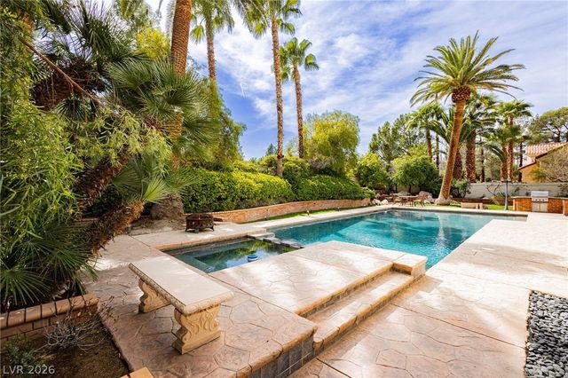 32 Princeville Lane, Las Vegas, NV 89113