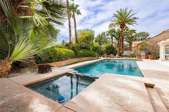 32 Princeville Lane, Las Vegas, NV 89113