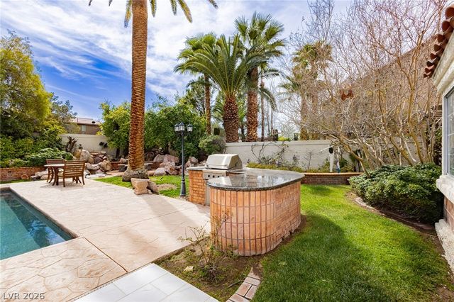 32 Princeville Lane, Las Vegas, NV 89113