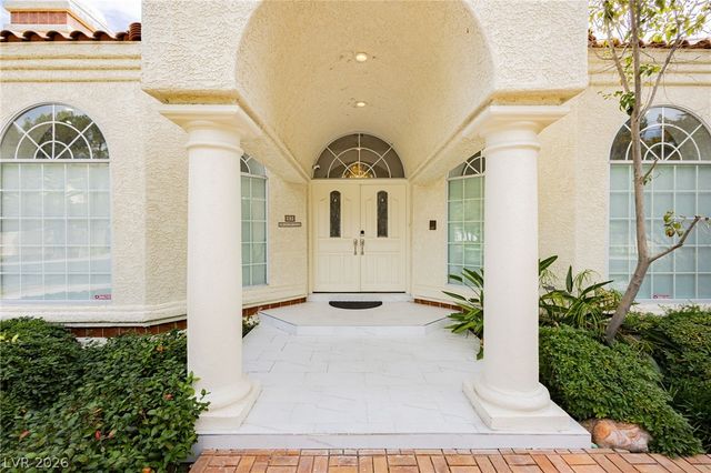 32 Princeville Lane, Las Vegas, NV 89113