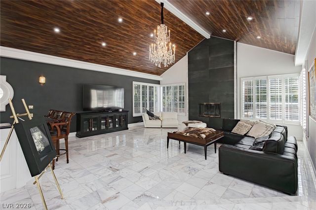 32 Princeville Lane, Las Vegas, NV 89113