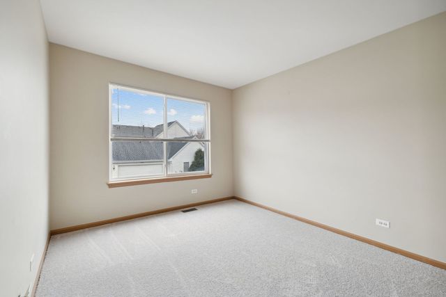 640 Lincoln Station Drive, Oswego, IL 60543