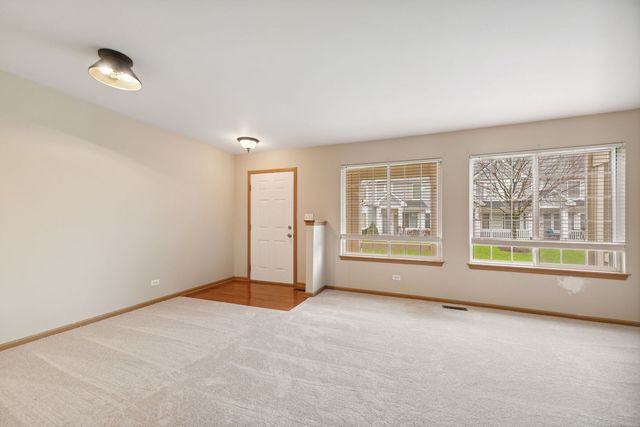 640 Lincoln Station Drive, Oswego, IL 60543