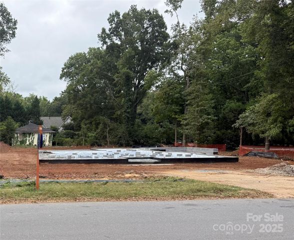 106 Hunter Lane, Charlotte, NC 28211