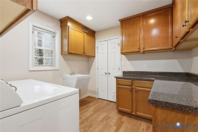 3212 Fox Chase Dr, Midlothian, VA 23112