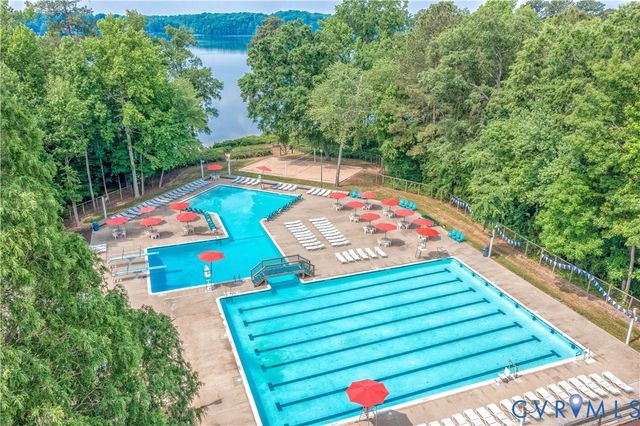 3212 Fox Chase Dr, Midlothian, VA 23112