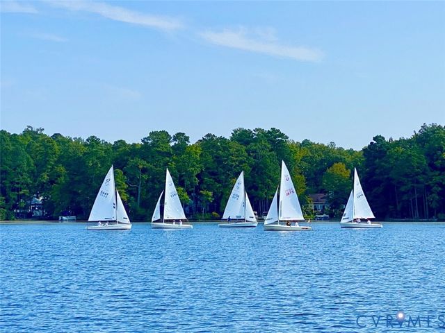 3212 Fox Chase Dr, Midlothian, VA 23112