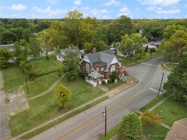 200 W Park Place, Jeffersonville, IN 47130