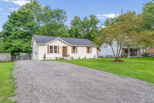 510 Ginkgo Dr, Clarksville, TN 37042