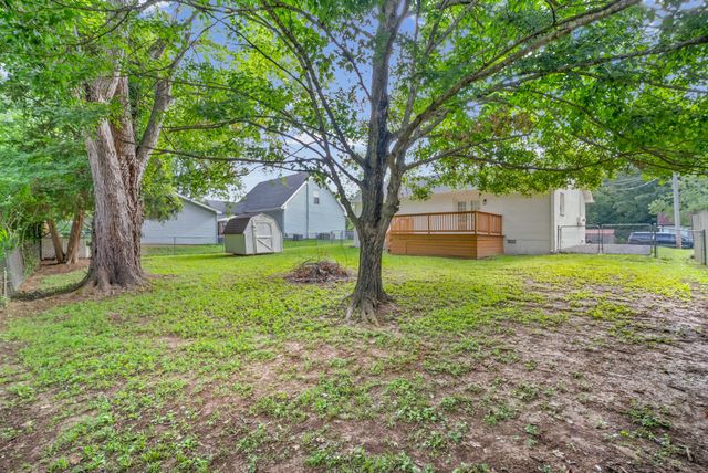510 Ginkgo Dr, Clarksville, TN 37042