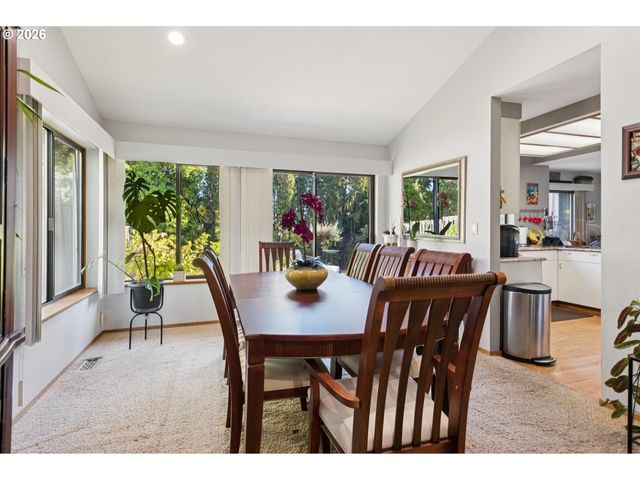 8810 Sw MAVERICK Ter, Beaverton, OR 97008