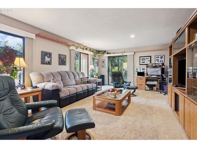 8810 Sw MAVERICK Ter, Beaverton, OR 97008