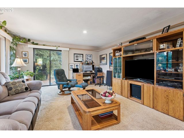 8810 Sw MAVERICK Ter, Beaverton, OR 97008