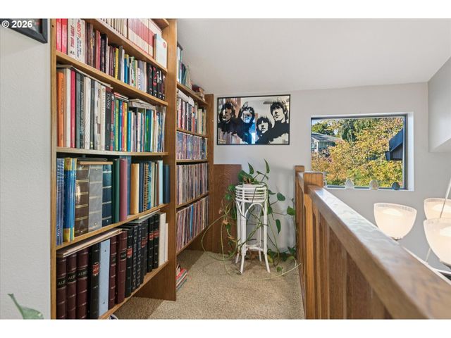 8810 Sw MAVERICK Ter, Beaverton, OR 97008