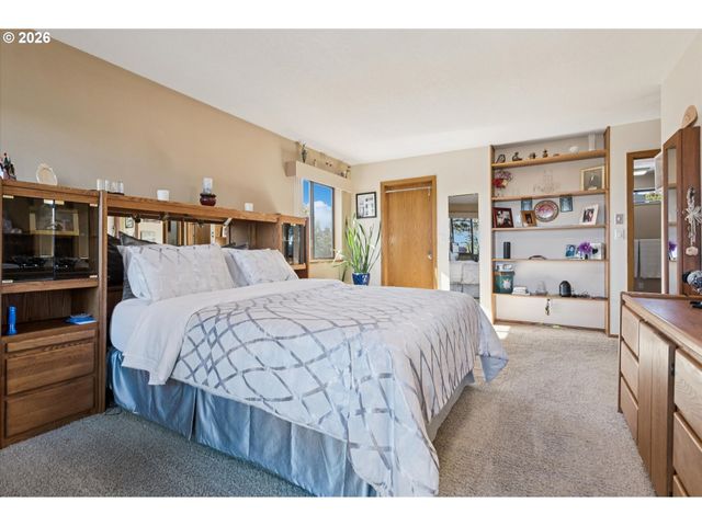 8810 Sw MAVERICK Ter, Beaverton, OR 97008